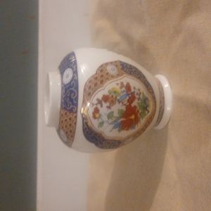 Porcelain jar